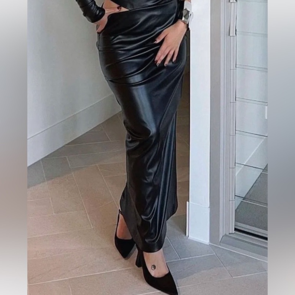 Chic Black Maxi Skirt